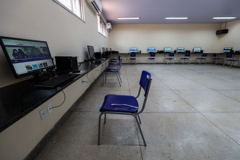 Escola Estadual de Ensino Médio Plínio Pinheiro Em Marabá Fotos Marco Santos/AGPARA <div class='credito_fotos'>Foto: Marco Santos / Ag. Pará   |   <a href='/midias/2021/originais/11396_860cdbdf-cddc-39d5-fa74-dd96352945d9.jpg' download><i class='fa-solid fa-download'></i> Download</a></div>