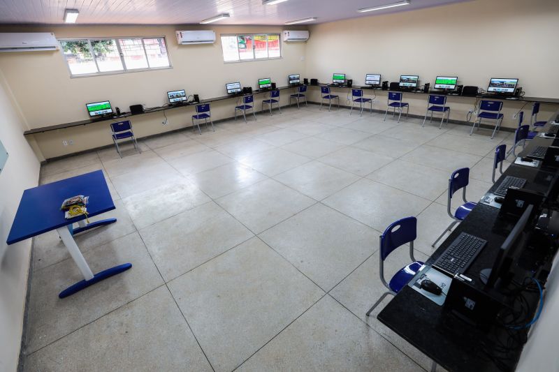 Escola Estadual de Ensino Médio Plínio Pinheiro Em Marabá Fotos Marco Santos/AGPARA <div class='credito_fotos'>Foto: Marco Santos / Ag. Pará   |   <a href='/midias/2021/originais/11396_d2fd15e7-6399-8c82-fab5-173ade55b98b.jpg' download><i class='fa-solid fa-download'></i> Download</a></div>