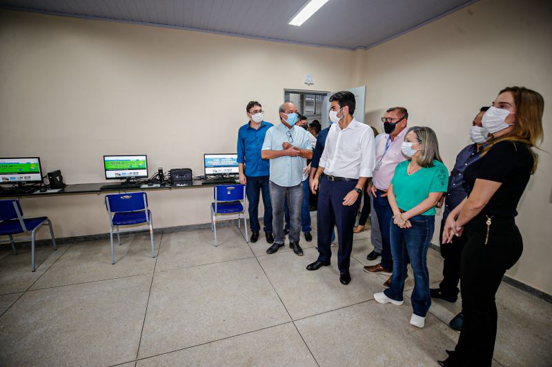 Governador entrega Escola Estadual Plínio Pinheiro em Marabá  <div class='credito_fotos'>Foto: Marco Santos / Ag. Pará   |   <a href='/midias/2021/originais/11397_24442e56-1735-d358-9ddd-1ddbe261f13a.jpg' download><i class='fa-solid fa-download'></i> Download</a></div>