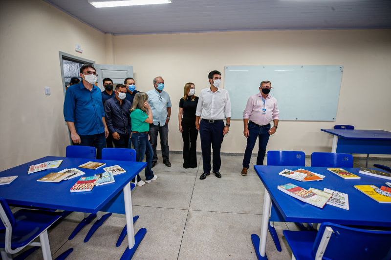 Governador entrega Escola Estadual Plínio Pinheiro em Marabá  <div class='credito_fotos'>Foto: Marco Santos / Ag. Pará   |   <a href='/midias/2021/originais/11397_82c77136-de36-e31d-21d2-2e35f3161482.jpg' download><i class='fa-solid fa-download'></i> Download</a></div>