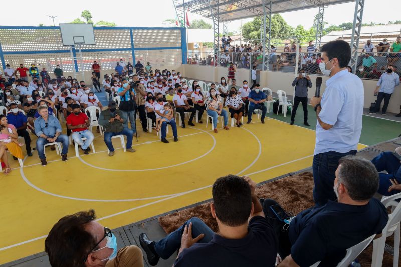 Helder Barbalho ressaltou a importância de uma escola de qualidade para o futuro da juventude