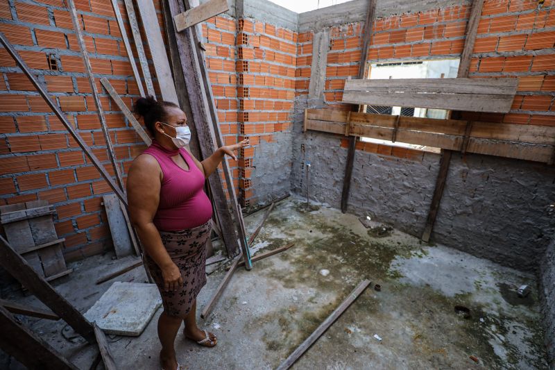 Matéria especial com Ana Carla da Silva, beneficiada do programa Sua Casa 
bairro do jurunas - Belem

foto: rodrigo pinheiro/agpara <div class='credito_fotos'>Foto: Rodrigo Pinheiro / Ag.Pará   |   <a href='/midias/2021/originais/11509_65b85af3-e2f9-09ba-86fa-98effda96f7f.jpg' download><i class='fa-solid fa-download'></i> Download</a></div>