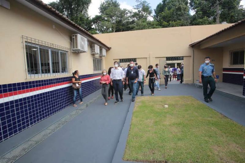 Belém 11 de janeiro de 2021, Governo entrega Escola dom Pedro ll. <div class='credito_fotos'>Foto: Alex Ribeiro / Ag. Pará   |   <a href='/midias/2021/originais/7170_16c4ed4e-d4f2-ee26-6595-9e680adbca27.jpg' download><i class='fa-solid fa-download'></i> Download</a></div>