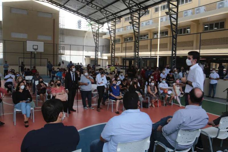 Belém 11 de janeiro de 2021, Governo entrega Escola dom Pedro ll. <div class='credito_fotos'>Foto: Alex Ribeiro / Ag. Pará   |   <a href='/midias/2021/originais/7170_55cf1e08-0a8e-e9ad-ba14-f2279651de34.jpg' download><i class='fa-solid fa-download'></i> Download</a></div>