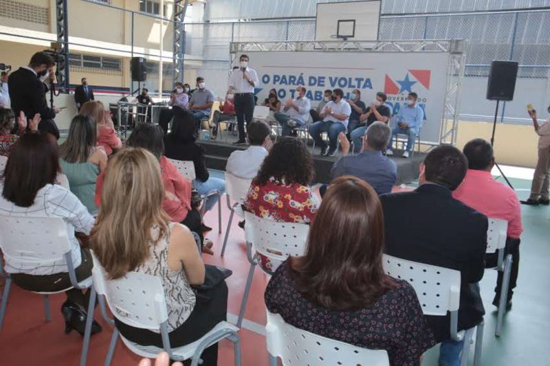 Belém 11 de janeiro de 2021, Governo entrega Escola dom Pedro ll. <div class='credito_fotos'>Foto: Alex Ribeiro / Ag. Pará   |   <a href='/midias/2021/originais/7170_6de47c81-95e1-8bd0-b244-13d4a869b074.jpg' download><i class='fa-solid fa-download'></i> Download</a></div>