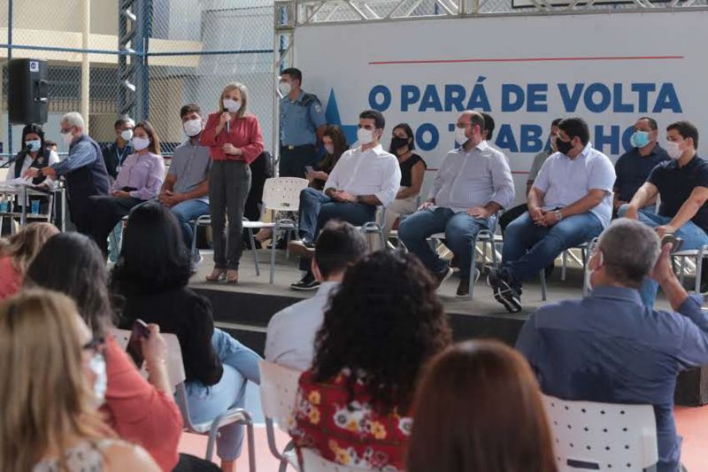 Belém 11 de janeiro de 2021, Governo entrega Escola dom Pedro ll. <div class='credito_fotos'>Foto: Alex Ribeiro / Ag. Pará   |   <a href='/midias/2021/originais/7170_a0564950-f4af-4818-048a-dab81a92dc23.jpg' download><i class='fa-solid fa-download'></i> Download</a></div>