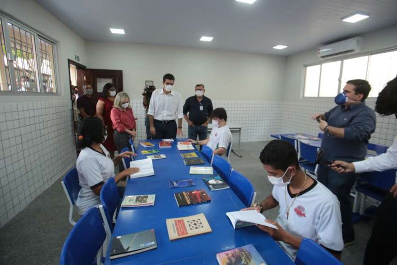 Belém 11 de janeiro de 2021, Governo entrega Escola dom Pedro ll. <div class='credito_fotos'>Foto: Alex Ribeiro / Ag. Pará   |   <a href='/midias/2021/originais/7170_b792af5f-ca73-d960-1c9b-82fb515cd5fd.jpg' download><i class='fa-solid fa-download'></i> Download</a></div>