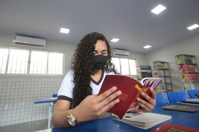 Belém 11 de janeiro de 2021, Governo entrega Escola dom Pedro ll. <div class='credito_fotos'>Foto: Alex Ribeiro / Ag. Pará   |   <a href='/midias/2021/originais/7170_d7c21d76-a06c-65ce-1c74-eefa98760a92.jpg' download><i class='fa-solid fa-download'></i> Download</a></div>