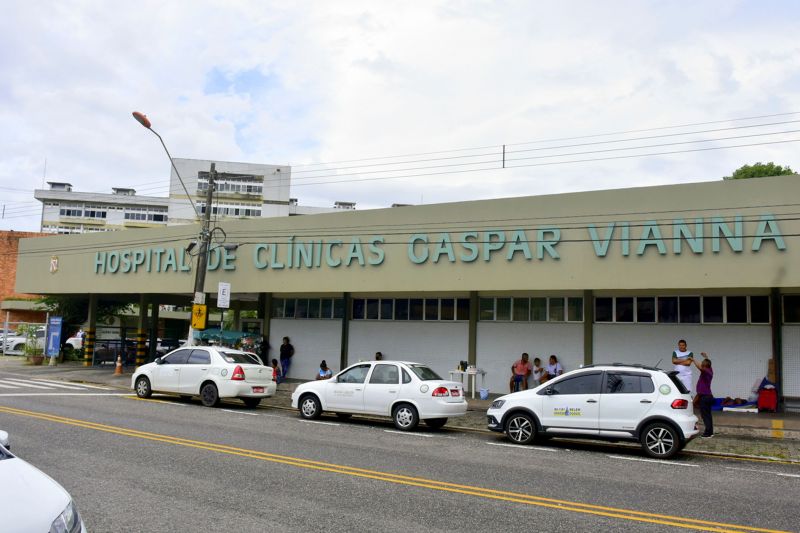 BelÃ©m, ParÃ¡, Brasil. HOSPITAL DAS CLINICAS GASPAR VIANA - TERAPIAS JANEIRO BRANCO - RICARDO AMANAJÃS - AG PARÃ - 14.01.2021 <div class='credito_fotos'>Foto: Ricardo Amanajás / Ag. Pará   |   <a href='/midias/2021/originais/7186_54794d3d-dc22-5c8c-6cf0-a3a388e66bfe.jpg' download><i class='fa-solid fa-download'></i> Download</a></div>