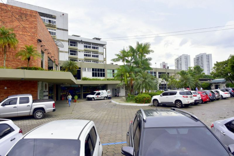 BelÃ©m, ParÃ¡, Brasil. HOSPITAL DAS CLINICAS GASPAR VIANA - TERAPIAS JANEIRO BRANCO - RICARDO AMANAJÃS - AG PARÃ - 14.01.2021 <div class='credito_fotos'>Foto: Ricardo Amanajás / Ag. Pará   |   <a href='/midias/2021/originais/7186_869b4e17-a0a5-336c-2d9c-ad7b196382f8.jpg' download><i class='fa-solid fa-download'></i> Download</a></div>