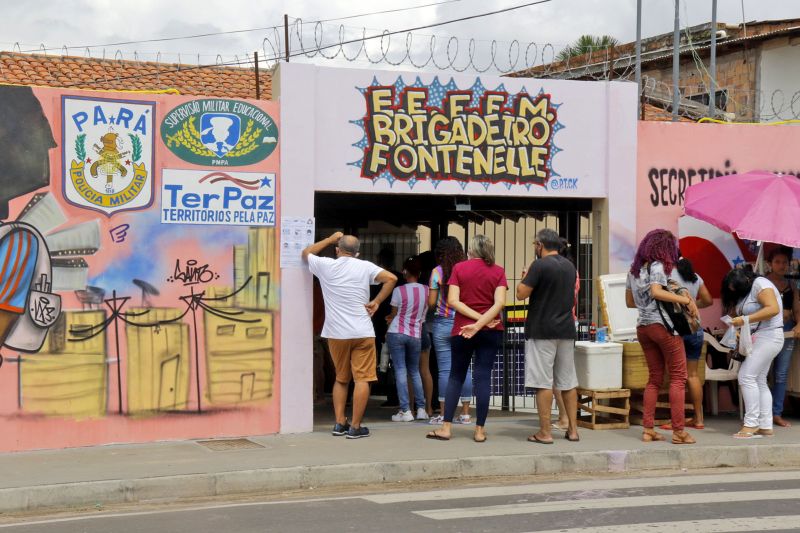 BelÃ©m, ParÃ¡, Brasil. SEGURANÃ‡A ENEM - ESCOLA BRIGADEIRO FONTENELE - 17/01/2021 <div class='credito_fotos'>Foto: Ricardo Amanajás / Ag. Pará   |   <a href='/midias/2021/originais/7197_801b71e8-6e6a-1354-f705-498bf5895823.jpg' download><i class='fa-solid fa-download'></i> Download</a></div>