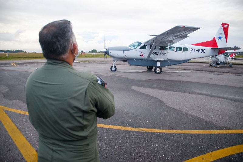 Vacinas para combater o Covid19 chegam a Belém para serem distribuídas pelos quatro cantos do Estado. <div class='credito_fotos'>Foto: Pedro Guerreiro / Ag. Pará   |   <a href='/midias/2021/originais/7202_3431a335-3828-0cdd-7004-dc6d4b5da967.jpg' download><i class='fa-solid fa-download'></i> Download</a></div>