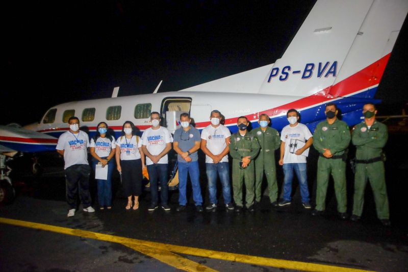 Vacinas para combater o Covid19 chegam a Belém para serem distribuídas pelos quatro cantos do Estado. <div class='credito_fotos'>Foto: Pedro Guerreiro / Ag. Pará   |   <a href='/midias/2021/originais/7202_5c487de1-a13c-caa9-e3be-0f4661baaa90.jpg' download><i class='fa-solid fa-download'></i> Download</a></div>