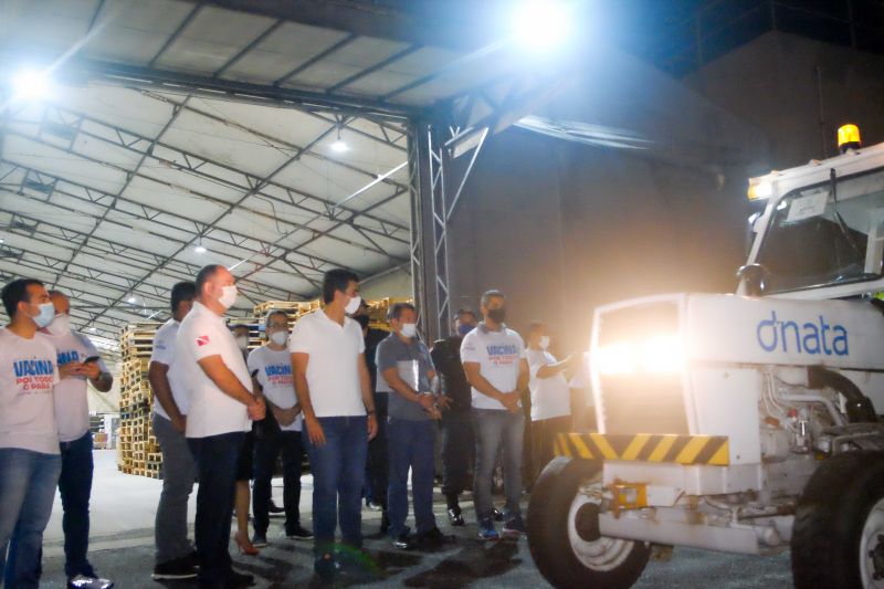 Vacinas para combater o Covid19 chegam a Belém para serem distribuídas pelos quatro cantos do Estado. <div class='credito_fotos'>Foto: Pedro Guerreiro / Ag. Pará   |   <a href='/midias/2021/originais/7202_913d128e-afe0-5330-a95d-bb9bdcc8da16.jpg' download><i class='fa-solid fa-download'></i> Download</a></div>