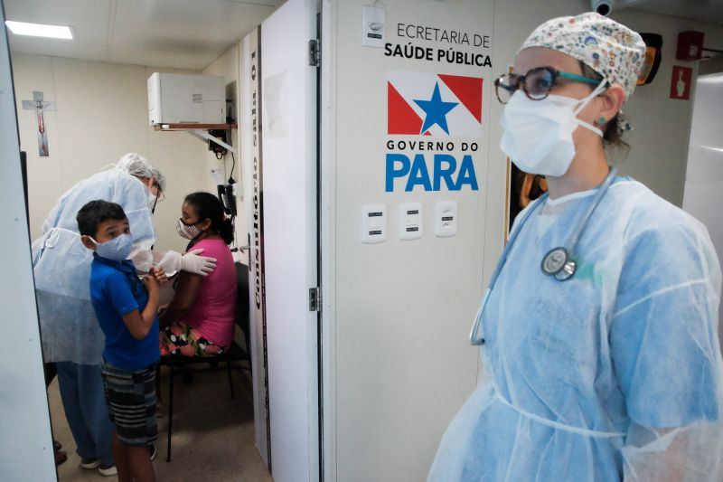 Barco Hospital Papa Francisco Chega ao município de Oriximiná. <div class='credito_fotos'>Foto: Pedro Guerreiro / Ag. Pará   |   <a href='/midias/2021/originais/7277_5fb821bc-dcd0-ebf4-3ecf-885e0b9eee83.jpg' download><i class='fa-solid fa-download'></i> Download</a></div>