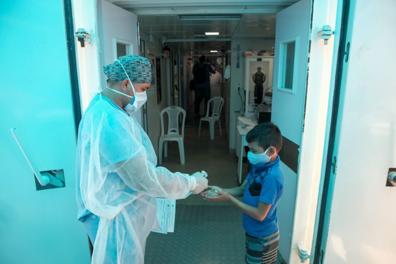 Barco Hospital Papa Francisco Chega ao município de Oriximiná. <div class='credito_fotos'>Foto: Pedro Guerreiro / Ag. Pará   |   <a href='/midias/2021/originais/7277_bb721edd-b58d-142d-f84a-c697373432f8.jpg' download><i class='fa-solid fa-download'></i> Download</a></div>