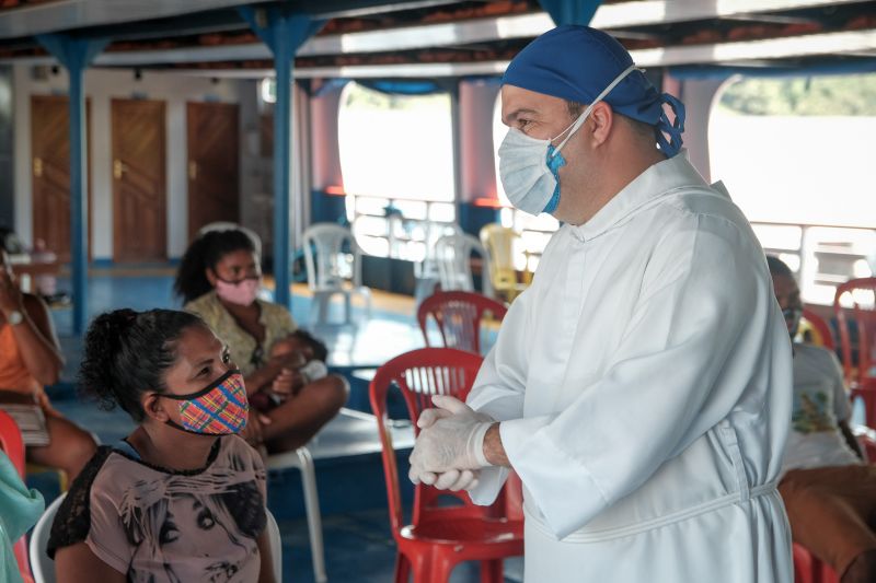 Barco Hospital Papa Francisco Chega ao município de Oriximiná. Frei Joel <div class='credito_fotos'>Foto: Pedro Guerreiro / Ag. Pará   |   <a href='/midias/2021/originais/7277_d02dbf7e-3165-12f6-a5f5-58b94b9e05f6.jpg' download><i class='fa-solid fa-download'></i> Download</a></div>