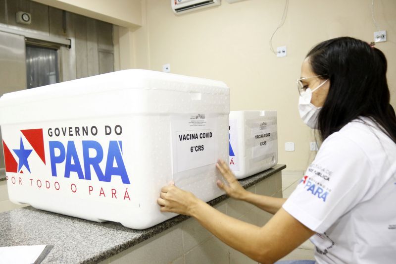 BelÃ©m, ParÃ¡, Brasil.  VACINA SAINDO PARA O INTERIOR - 08/02/2021 <div class='credito_fotos'>Foto: Ricardo Amanajás / Ag. Pará   |   <a href='/midias/2021/originais/7296_af2fc134-ec74-b2b5-03db-572e8cfee663.jpg' download><i class='fa-solid fa-download'></i> Download</a></div>