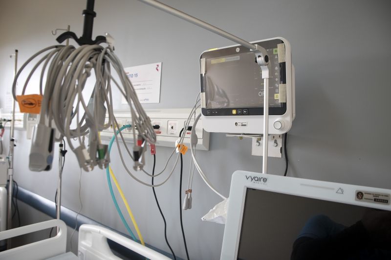 Itaituba, Pará, Brasil. Hospital Regional de Itaituba, Oeste paraense, atende e investe no atendimento com excelência técnica e humanizada para recuperação de pacientes com Covid-19. <div class='credito_fotos'>Foto: Pedro Guerreiro / Ag. Pará   |   <a href='/midias/2021/originais/7297_12b91f0e-21d7-4189-5e32-ebd38c191893.jpg' download><i class='fa-solid fa-download'></i> Download</a></div>