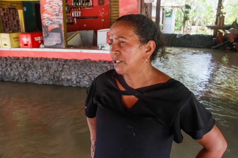 ARLENE DONA DO BAR E RESTAURANTE ARLENE <div class='credito_fotos'>Foto: Marcelo Seabra / Ag. Pará   |   <a href='/midias/2021/originais/7324_a4664bfa-29d8-00aa-c63d-766c2ae32790.jpg' download><i class='fa-solid fa-download'></i> Download</a></div>