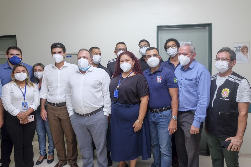 Governador e Ministro da Saúde visitam hospital de campanha e hospital regional em Santarém <div class='credito_fotos'>Foto: Pedro Guerreiro / Ag. Pará   |   <a href='/midias/2021/originais/7330_26ba5056-02af-a6ae-c8c4-bd1887d8a19e.jpg' download><i class='fa-solid fa-download'></i> Download</a></div>