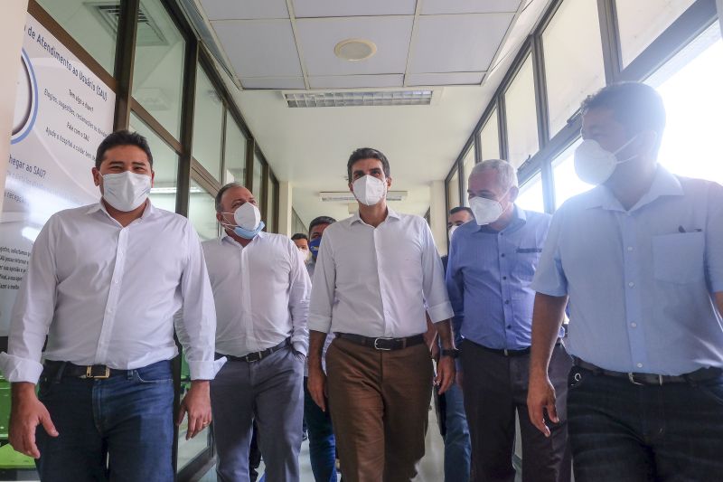 Governador e Ministro da Saúde visitam hospital de campanha e hospital regional em Santarém <div class='credito_fotos'>Foto: Pedro Guerreiro / Ag. Pará   |   <a href='/midias/2021/originais/7330_473dad2f-1632-bd60-1faf-6a57004918e9.jpg' download><i class='fa-solid fa-download'></i> Download</a></div>