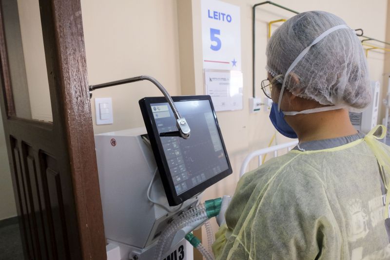 Hospital de Campanha de Santarém recebe primeiros pacientes <div class='credito_fotos'>Foto: Pedro Guerreiro / Ag. Pará   |   <a href='/midias/2021/originais/7334_3ac002d8-1ed1-62c9-1590-68f4db2db274.jpg' download><i class='fa-solid fa-download'></i> Download</a></div>