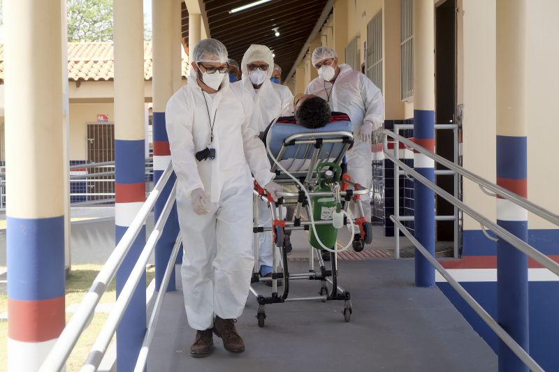 Hospital de Campanha de Santarém recebe primeiros pacientes <div class='credito_fotos'>Foto: Pedro Guerreiro / Ag. Pará   |   <a href='/midias/2021/originais/7334_a76e0e09-0c08-6587-9f8b-43ff3428cbca.jpg' download><i class='fa-solid fa-download'></i> Download</a></div>