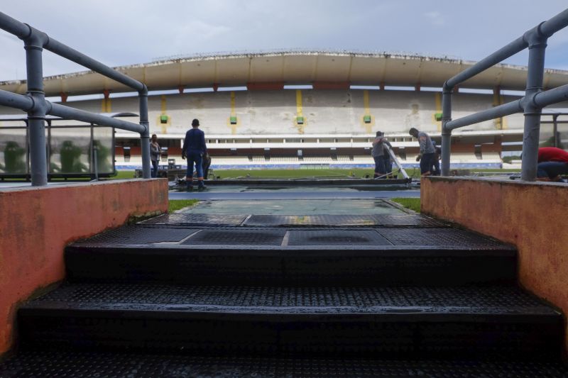 Estádio Olímpico do Pará - Mangueirão 25/02/2021 <div class='credito_fotos'>Foto: Pedro Guerreiro / Ag. Pará   |   <a href='/midias/2021/originais/7356_d3f691ef-bbb2-da3b-a231-9f25cd256a54.jpg' download><i class='fa-solid fa-download'></i> Download</a></div>