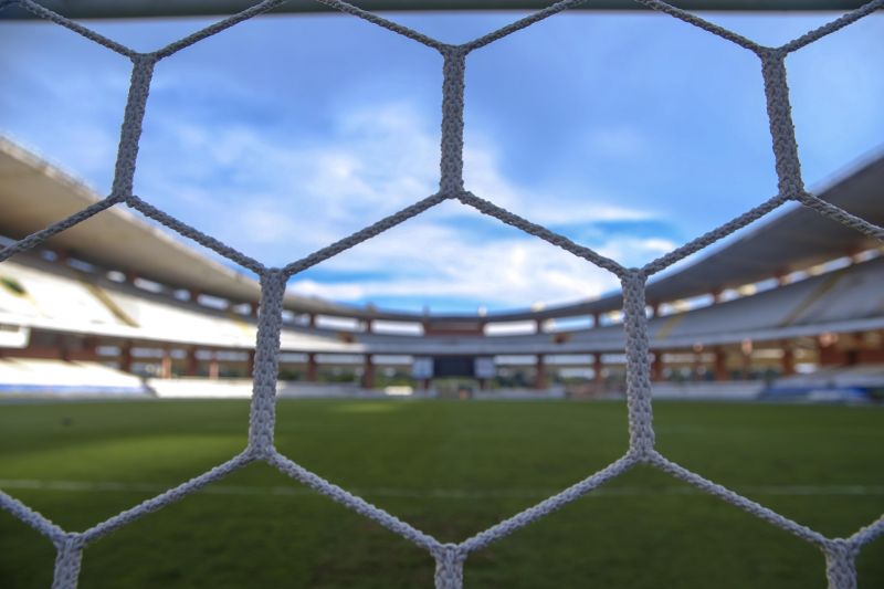 Estádio Olímpico do Pará - Mangueirão 25/02/2021 <div class='credito_fotos'>Foto: Pedro Guerreiro / Ag. Pará   |   <a href='/midias/2021/originais/7356_ea738140-c5c2-e864-57db-1bcf01c115c3.jpg' download><i class='fa-solid fa-download'></i> Download</a></div>