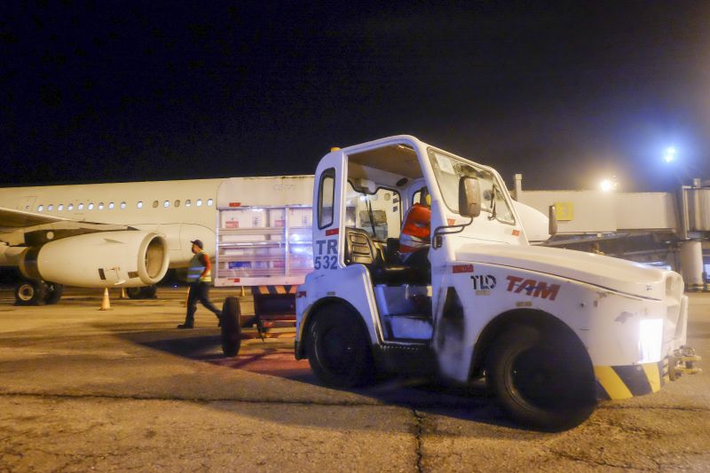 Pará recebe mais 67 mil doses de vacinas CoronaVac/Sinovac <div class='credito_fotos'>Foto: Pedro Guerreiro / Ag. Pará   |   <a href='/midias/2021/originais/7378_e8d6d5ae-5091-9b97-4f16-8f506753701e.jpg' download><i class='fa-solid fa-download'></i> Download</a></div>