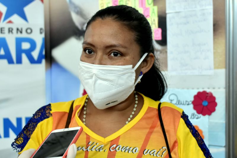 BelÃ©m, ParÃ¡, Brasil. ALTA PACIENTE DO AMAZONAS NO HANGAR - Franciane Almeida, filha da Dona Aldaiza - 03/03/2021 <div class='credito_fotos'>Foto: Ricardo Amanajás / Ag. Pará   |   <a href='/midias/2021/originais/7382_b95c07e2-c10a-9eee-7609-4e69637f652f.jpg' download><i class='fa-solid fa-download'></i> Download</a></div>