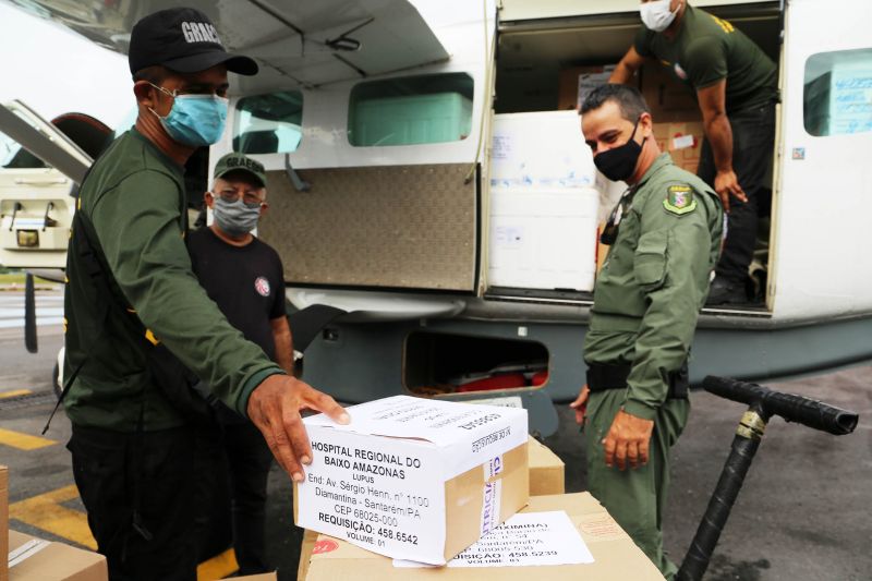 Estado distribui, de Belém, vacinas contra covid-19 para interior
 <div class='credito_fotos'>Foto: Bruno Cecim / Ag.Pará   |   <a href='/midias/2021/originais/7449_e6cfbc6d-d36a-9057-1ba8-6b7b47308850.jpg' download><i class='fa-solid fa-download'></i> Download</a></div>