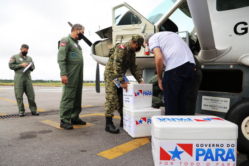 Estado distribui, de Belém, vacinas contra covid-19 para interior
 <div class='credito_fotos'>Foto: Bruno Cecim / Ag.Pará   |   <a href='/midias/2021/originais/7449_fe64648b-3083-81e7-f4dc-0c4ab6d27a65.jpg' download><i class='fa-solid fa-download'></i> Download</a></div>