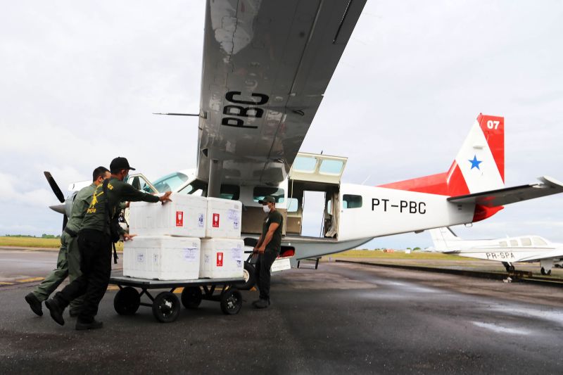 Estado distribui, de Belém, vacinas contra covid-19 para interior
 <div class='credito_fotos'>Foto: Bruno Cecim / Ag.Pará   |   <a href='/midias/2021/originais/7449_ff3dfc73-606c-eaca-fb18-51ec4ef706da.jpg' download><i class='fa-solid fa-download'></i> Download</a></div>