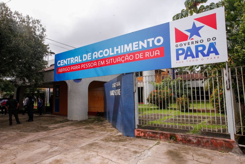 Escola de Lauro Sodré Centro de acolhimento
 <div class='credito_fotos'>Foto: Marco Santos / Ag. Pará   |   <a href='/midias/2021/originais/7458_e4a4a353-a710-24f2-e0bd-a20254b2f6e0.jpg' download><i class='fa-solid fa-download'></i> Download</a></div>