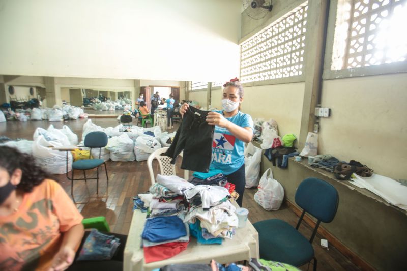 BelÃ©m 23 de marÃ§o de 2021,doaÃ§Ãµes abrigos moradores de rua , Escola Superior de EducaÃ§Ã£o FÃ­sica. <div class='credito_fotos'>Foto: Alex Ribeiro / Ag. Pará   |   <a href='/midias/2021/originais/7484_921b7c7a-efd9-c662-8a3d-8a3c77efcf98.jpg' download><i class='fa-solid fa-download'></i> Download</a></div>