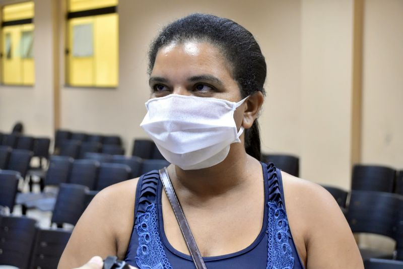 BelÃ©m, ParÃ¡, Brasil. ATENDIMENTO POLI METROPOLITANA - Andreia Santos, feirante, 42 anos  - 30/03/2021 <div class='credito_fotos'>Foto: Ricardo Amanajás / Ag. Pará   |   <a href='/midias/2021/originais/7504_9ce672ea-2f5c-1339-40bc-03542d4dae92.jpg' download><i class='fa-solid fa-download'></i> Download</a></div>