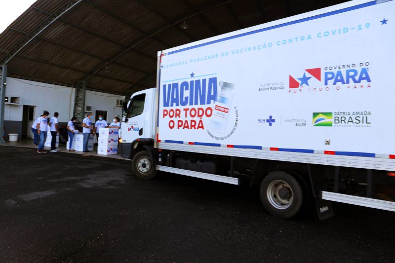 Governo embarca vacinas para o interior do ParÃ¡. <div class='credito_fotos'>Foto: Bruno Cecim / Ag.Pará   |   <a href='/midias/2021/originais/7512_0ba445bc-0f4e-7255-1b0b-32346780781e.jpg' download><i class='fa-solid fa-download'></i> Download</a></div>