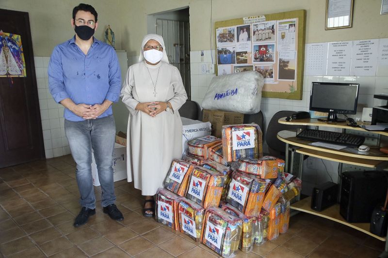 DoaÃ§Ã£o de cestas bÃ¡sicas em diversos abrigos da RMB, e a aÃ§Ã£o provocada na realidade de quem enfrenta situaÃ§Ãµes de vunerabilidade. Cidadela JoÃ£o de Deus, Marituba <div class='credito_fotos'>Foto: Pedro Guerreiro / Ag. Pará   |   <a href='/midias/2021/originais/7520_3c8633f3-f857-4715-f23f-1486addd8a46.jpg' download><i class='fa-solid fa-download'></i> Download</a></div>