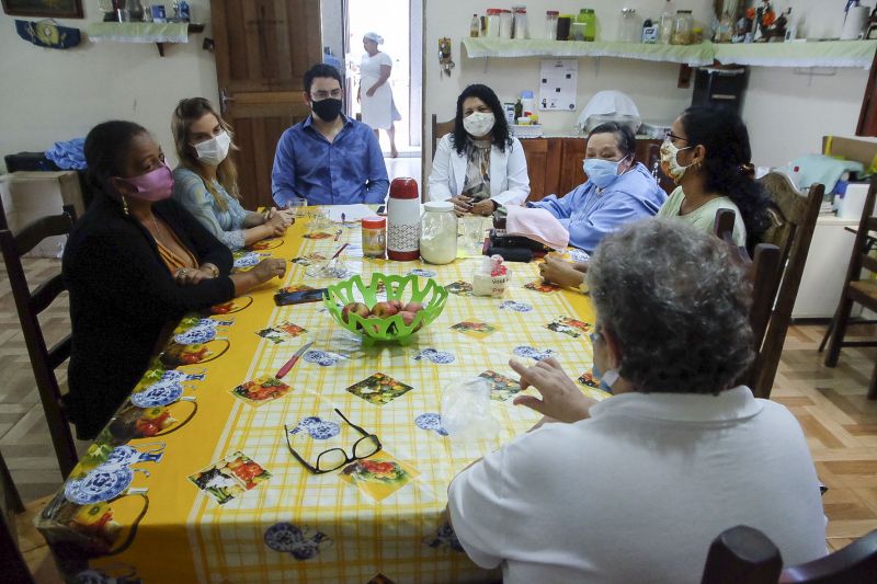 DoaÃ§Ã£o de cestas bÃ¡sicas em diversos abrigos da RMB, e a aÃ§Ã£o provocada na realidade de quem enfrenta situaÃ§Ãµes de vunerabilidade. <div class='credito_fotos'>Foto: Pedro Guerreiro / Ag. Pará   |   <a href='/midias/2021/originais/7520_41456aee-4f15-6c54-5b8a-1cfcde14a041.jpg' download><i class='fa-solid fa-download'></i> Download</a></div>