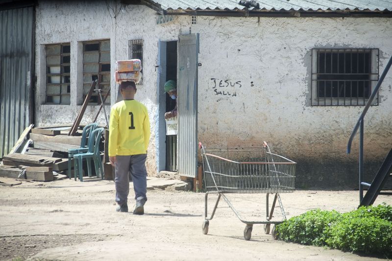 DoaÃ§Ã£o de cestas bÃ¡sicas em diversos abrigos da RMB, e a aÃ§Ã£o provocada na realidade de quem enfrenta situaÃ§Ãµes de vunerabilidade. MissÃ£o BelÃ©m Benevides. <div class='credito_fotos'>Foto: Pedro Guerreiro / Ag. Pará   |   <a href='/midias/2021/originais/7520_a9ad6fff-8583-ac98-012b-34015b3cf237.jpg' download><i class='fa-solid fa-download'></i> Download</a></div>