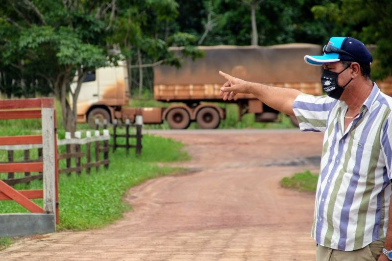 Uma das rodovias mais extensas do Estado do Pará, com mais de 330 quilômetros de extensão, a PA-150 recebe uma megaoperação de manutenção e conservação no trecho que vai de Abaetetuba a Jacundá, uma extensão de quase 290 quilômetros.

FOTO: PEDRO GUERREIRO / AG.PARA <div class='credito_fotos'>Foto: Pedro Guerreiro / Ag. Pará   |   <a href='/midias/2021/originais/7524_30edd2cc-f5ab-85b1-d0e0-536141c66bb9.jpg' download><i class='fa-solid fa-download'></i> Download</a></div>