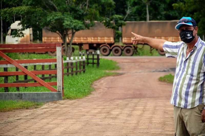 Uma das rodovias mais extensas do Estado do Pará, com mais de 330 quilômetros de extensão, a PA-150 recebe uma megaoperação de manutenção e conservação no trecho que vai de Abaetetuba a Jacundá, uma extensão de quase 290 quilômetros.

FOTO: PEDRO GUERREIRO / AG.PARA <div class='credito_fotos'>Foto: Pedro Guerreiro / Ag. Pará   |   <a href='/midias/2021/originais/7524_47b90ad2-dc55-6a1f-5e35-84d1048b3ae1.jpg' download><i class='fa-solid fa-download'></i> Download</a></div>