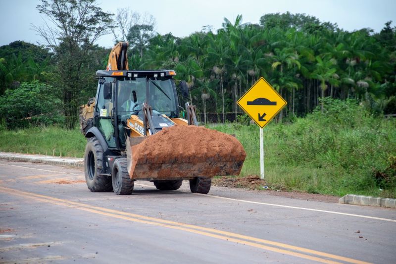 Uma das rodovias mais extensas do Estado do Pará, com mais de 330 quilômetros de extensão, a PA-150 recebe uma megaoperação de manutenção e conservação no trecho que vai de Abaetetuba a Jacundá, uma extensão de quase 290 quilômetros.

FOTO: PEDRO GUERREIRO / AG.PARA <div class='credito_fotos'>Foto: Pedro Guerreiro / Ag. Pará   |   <a href='/midias/2021/originais/7524_713e862f-fb13-af10-24e0-6fc0d6e8a3c9.jpg' download><i class='fa-solid fa-download'></i> Download</a></div>