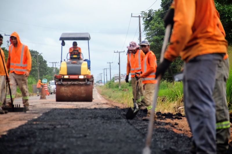 Uma das rodovias mais extensas do Estado do Pará, com mais de 330 quilômetros de extensão, a PA-150 recebe uma megaoperação de manutenção e conservação no trecho que vai de Abaetetuba a Jacundá, uma extensão de quase 290 quilômetros.

FOTO: PEDRO GUERREIRO / AG.PARA <div class='credito_fotos'>Foto: Pedro Guerreiro / Ag. Pará   |   <a href='/midias/2021/originais/7524_8321ed3d-5d3f-f8cc-d038-689b94f6fc38.jpg' download><i class='fa-solid fa-download'></i> Download</a></div>