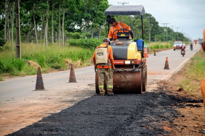 Uma das rodovias mais extensas do Estado do Pará, com mais de 330 quilômetros de extensão, a PA-150 recebe uma megaoperação de manutenção e conservação no trecho que vai de Abaetetuba a Jacundá, uma extensão de quase 290 quilômetros.

FOTO: PEDRO GUERREIRO / AG.PARA <div class='credito_fotos'>Foto: Pedro Guerreiro / Ag. Pará   |   <a href='/midias/2021/originais/7524_abf86a93-c181-c44f-5ad4-27a719e3355e.jpg' download><i class='fa-solid fa-download'></i> Download</a></div>