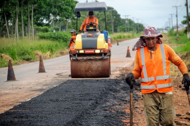 Uma das rodovias mais extensas do Estado do Pará, com mais de 330 quilômetros de extensão, a PA-150 recebe uma megaoperação de manutenção e conservação no trecho que vai de Abaetetuba a Jacundá, uma extensão de quase 290 quilômetros.

FOTO: PEDRO GUERREIRO / AG.PARA <div class='credito_fotos'>Foto: Pedro Guerreiro / Ag. Pará   |   <a href='/midias/2021/originais/7524_d38b4c08-482e-d5e1-095b-645ccc80c586.jpg' download><i class='fa-solid fa-download'></i> Download</a></div>