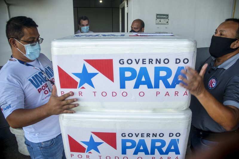 Grupamento aÃ©reo paraense envia doses de vacina contra covid -19 para diversos lugares do interior do estado, Incluindo cidades do MarajÃ³.

FOTO: PEDRO GUERREIRO/AG.PARA <div class='credito_fotos'>Foto: Pedro Guerreiro / Ag. Pará   |   <a href='/midias/2021/originais/7530_12c5afe6-4e63-7fad-b793-29a1fa61cf25.jpg' download><i class='fa-solid fa-download'></i> Download</a></div>