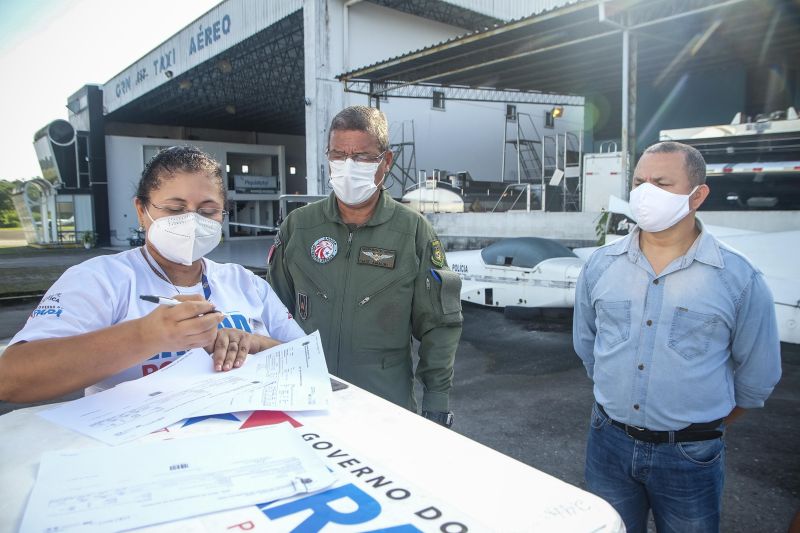 Grupamento aÃ©reo paraense envia doses de vacina contra covid -19 para diversos lugares do interior do estado, Incluindo cidades do MarajÃ³.

FOTO: PEDRO GUERREIRO/AG.PARA <div class='credito_fotos'>Foto: Pedro Guerreiro / Ag. Pará   |   <a href='/midias/2021/originais/7530_13d22146-9fbe-9b14-07af-825bbe9e8fb8.jpg' download><i class='fa-solid fa-download'></i> Download</a></div>